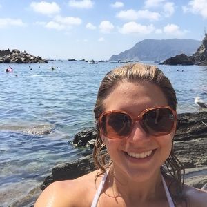 Meet your Posher, Lauren